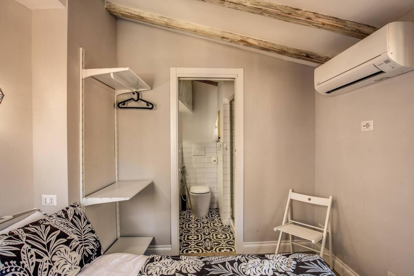 Attic With Terrace By Trevi Fountain Roma Exterior foto