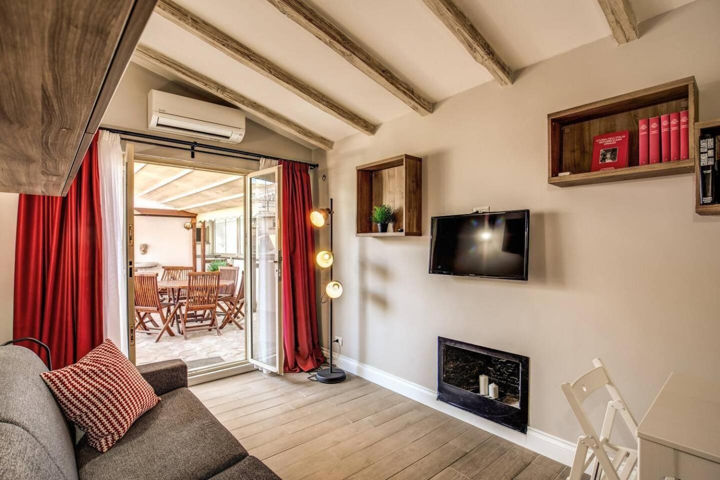Attic With Terrace By Trevi Fountain Roma Exterior foto