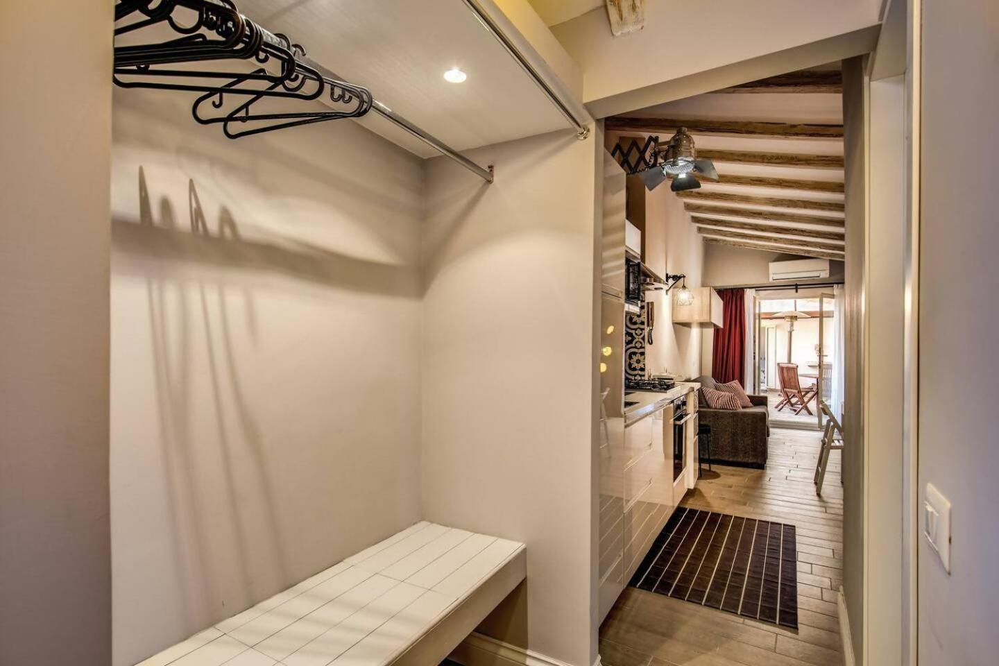 Attic With Terrace By Trevi Fountain Roma Exterior foto
