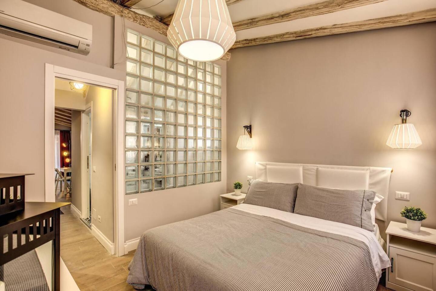 Attic With Terrace By Trevi Fountain Roma Exterior foto