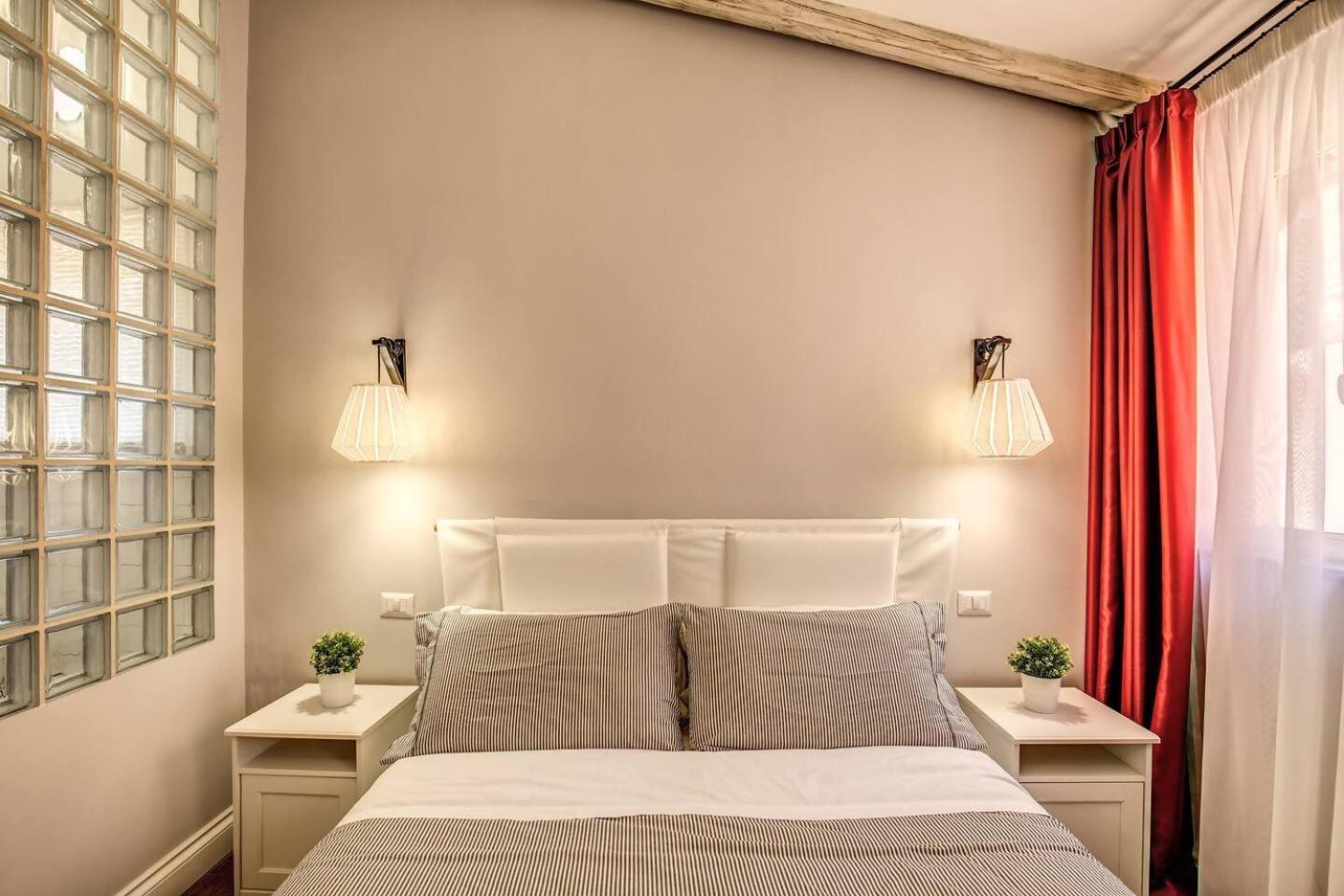 Attic With Terrace By Trevi Fountain Roma Exterior foto